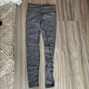Lululemon wunder under size 4
